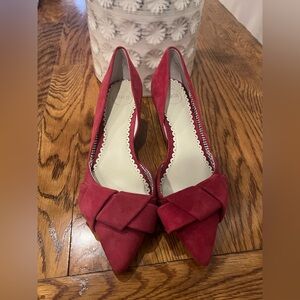 1901 Asbarrett suede leather bow kitten heels in color fuchsia size 6.5